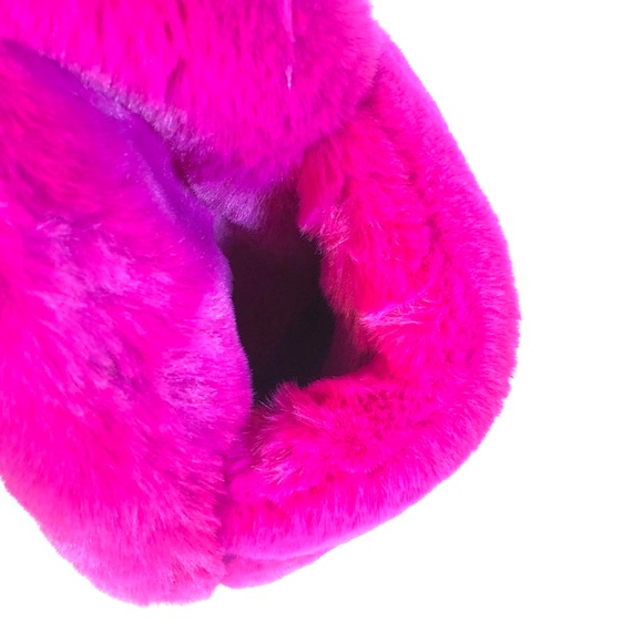 Do Everything In Love Hot Pink Faux Fur Muffler Fanny Pack - Picture 4 of 11